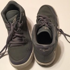 Jordan Flights Size 7
